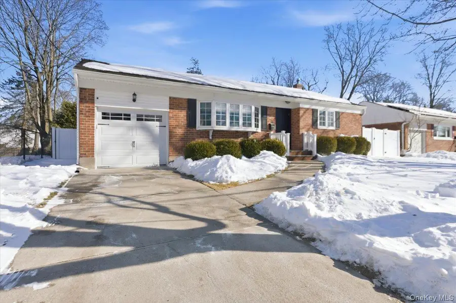 10 Darnley Place, Huntington Station, NY 11746 - #2