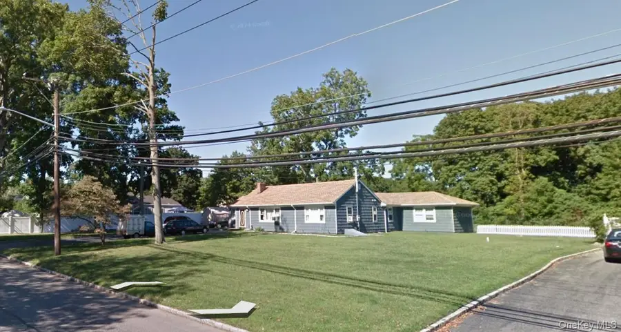 37 Burrs Lane, Dix Hills, NY 11746 - #2