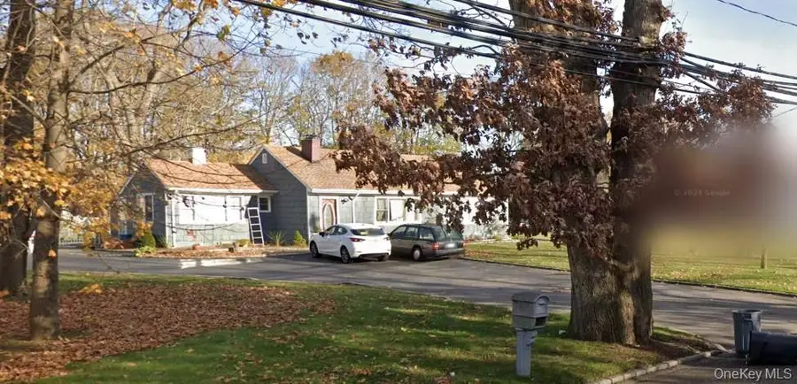 37 Burrs Lane, Dix Hills, NY 11746 - #3