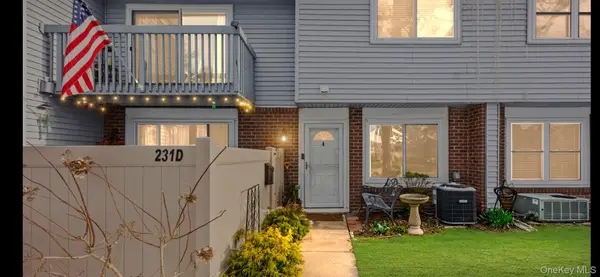 231 Springmeadow Drive #D, Holbrook, NY 11741