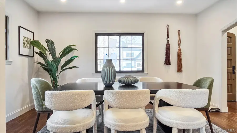 18 Lakeside Drive, New Rochelle, NY 10801 - #3