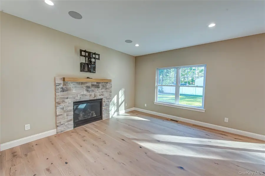 457 Pond Path, East Setauket, NY 11733 - #3