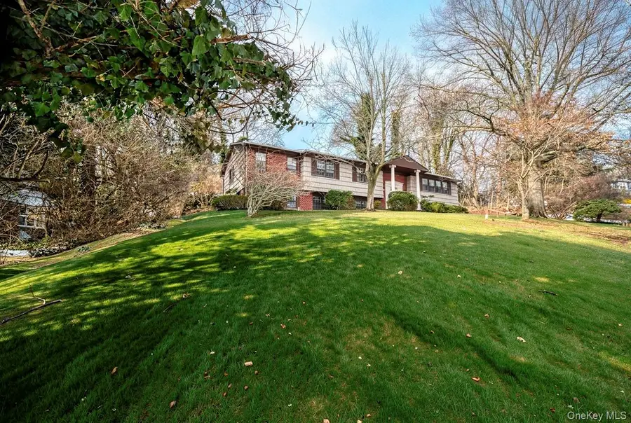 8 Pine Drive, Great Neck, NY 11021 - #2