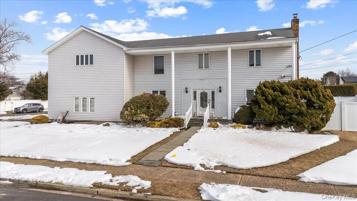 5 Lafayette Place, Massapequa, NY 11758 - #1