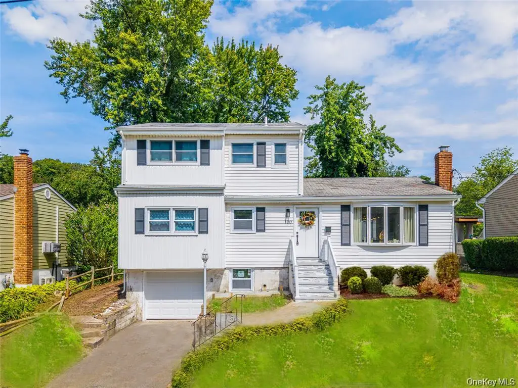 120 Glenwood Road, Glenwood Landing, NY 11547 - #1