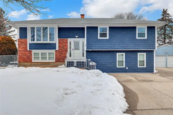 6 Little Court, Deer Park, NY 11729