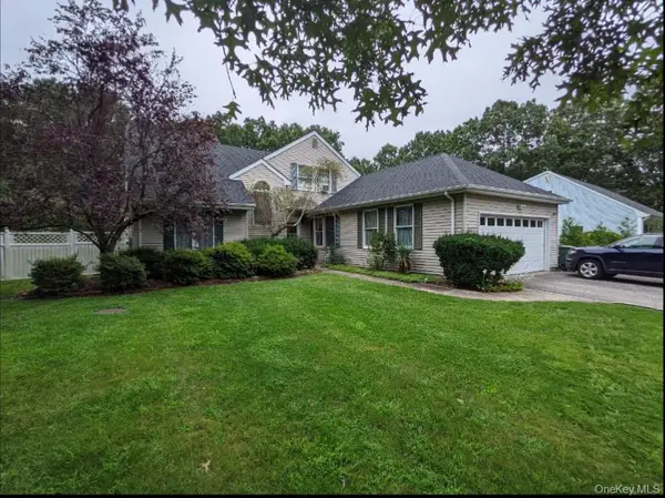 1 Northumberland Drive, Shoreham, NY 11786