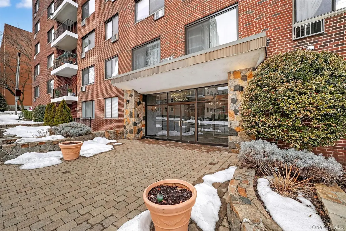 25 Lake Street #3D, White Plains, NY 10603 - #1