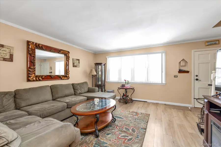 2272 Oxford Street, East Meadow, NY 11554 - #2