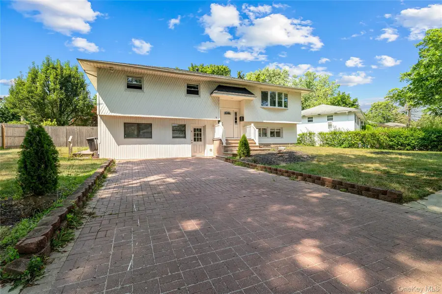 7 Pierre Drive, Commack, NY 11725 - #2