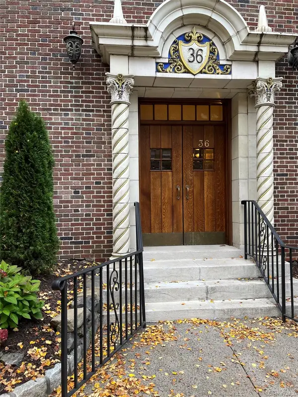 36 Pondfield Road West #2A, Bronxville, NY 10708