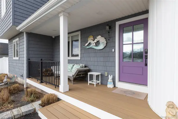 4 Bay Street, Center Moriches, NY 11934