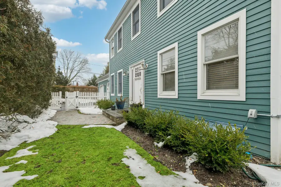 24 Cherry Place, Huntington, NY 11743 - #3