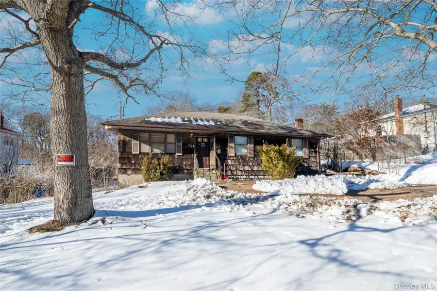 42 Victory Avenue, Shirley, NY 11967 - #3