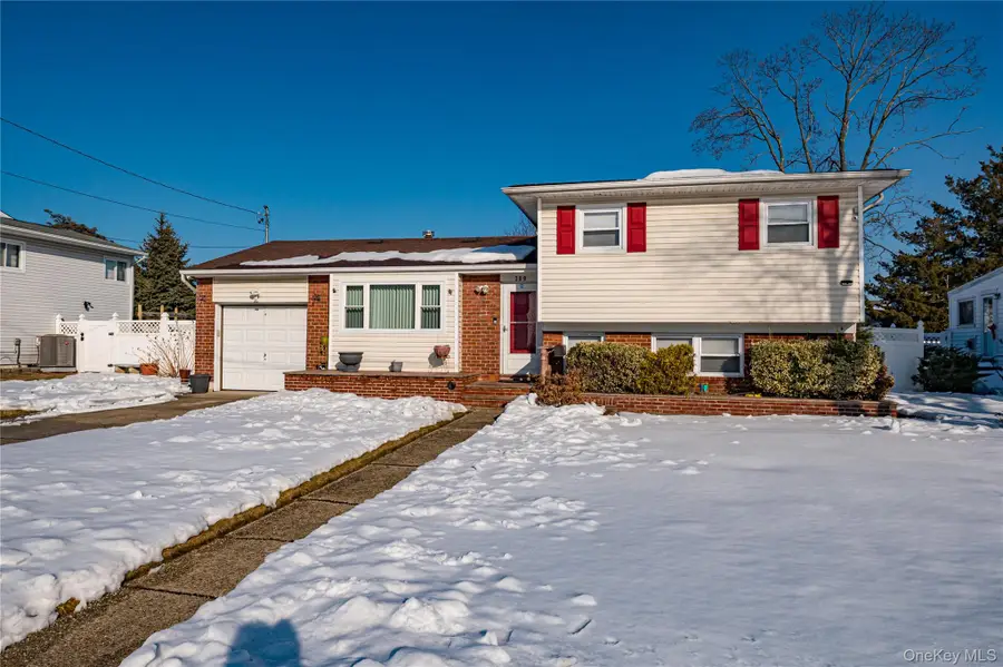 389 Beebe Court, North Babylon, NY 11703 - #2