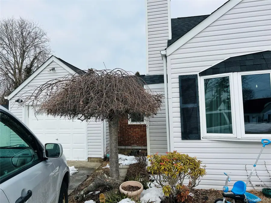 109 Vesper Court, Babylon, NY 11702 - #3