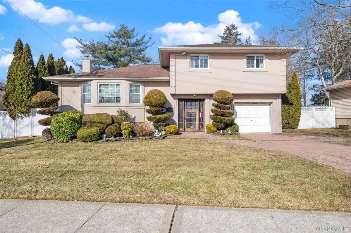 62 Eileen Avenue, Plainview, NY 11803 - #1