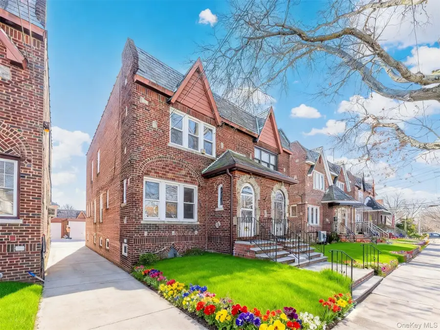 20612 50th Avenue, Oakland Gardens, NY 11364 - #2