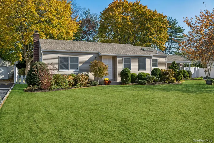 17 Ellington Drive, East Northport, NY 11731 - #2