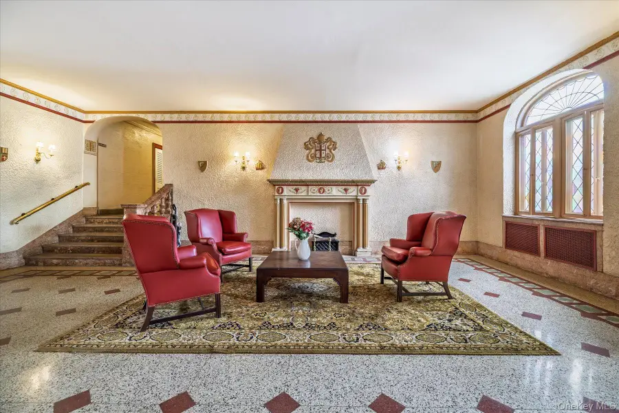 12 Hamilton Place #B6, Garden City, NY 11530 - #3