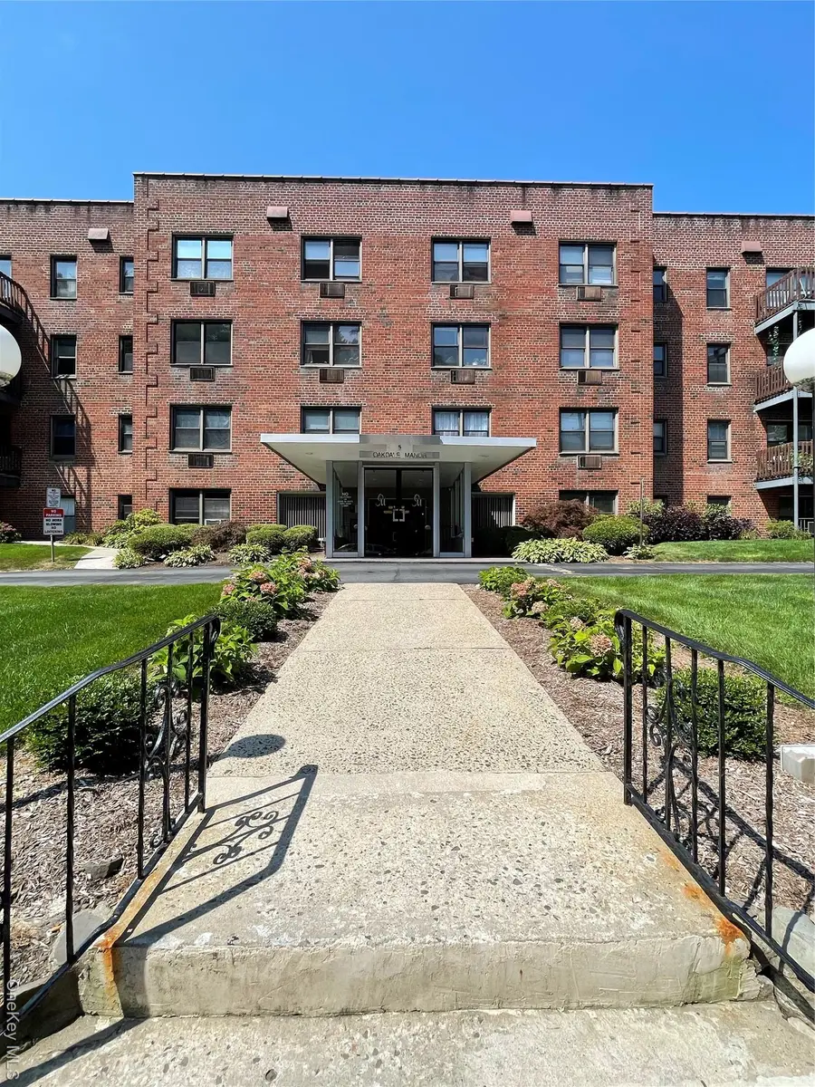 5 Oakdale Manor #B18, Suffern, NY 10901 - #2