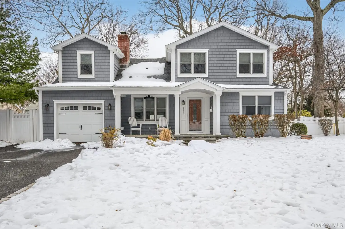 535 Brooklyn Boulevard, Brightwaters, NY 11718 - #1