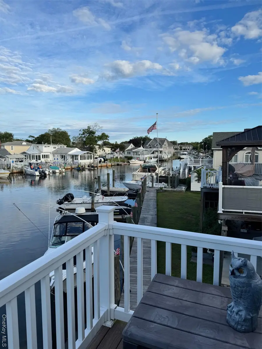 729 S 9th Street, Lindenhurst, NY 11757 - #3