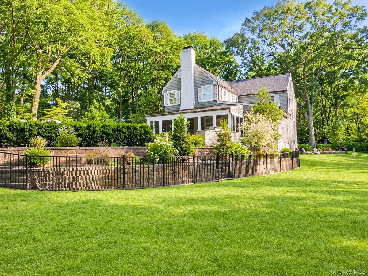 39 Barkers Point Road, Port Washington, NY 11050 - #1