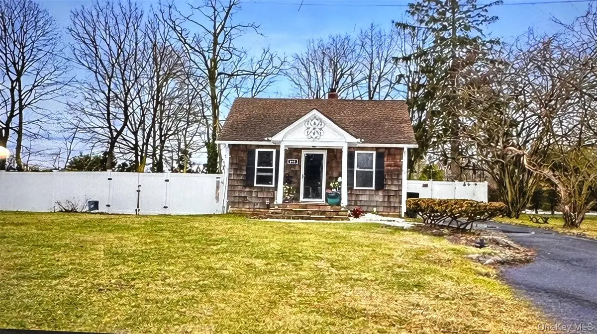 Address Withheld By Seller, East Patchogue, NY 11772 - #1