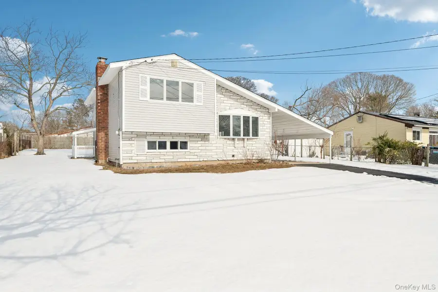 17 Laurie Road, Brentwood, NY 11717 - #3