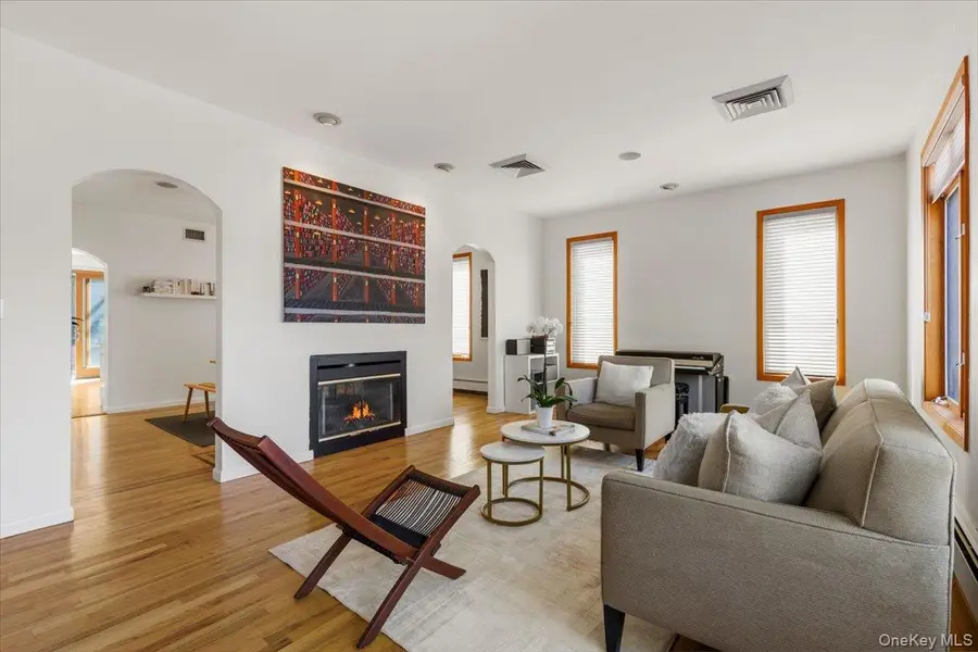 174 Lawrence Avenue, Eastchester, NY 10709 - #3