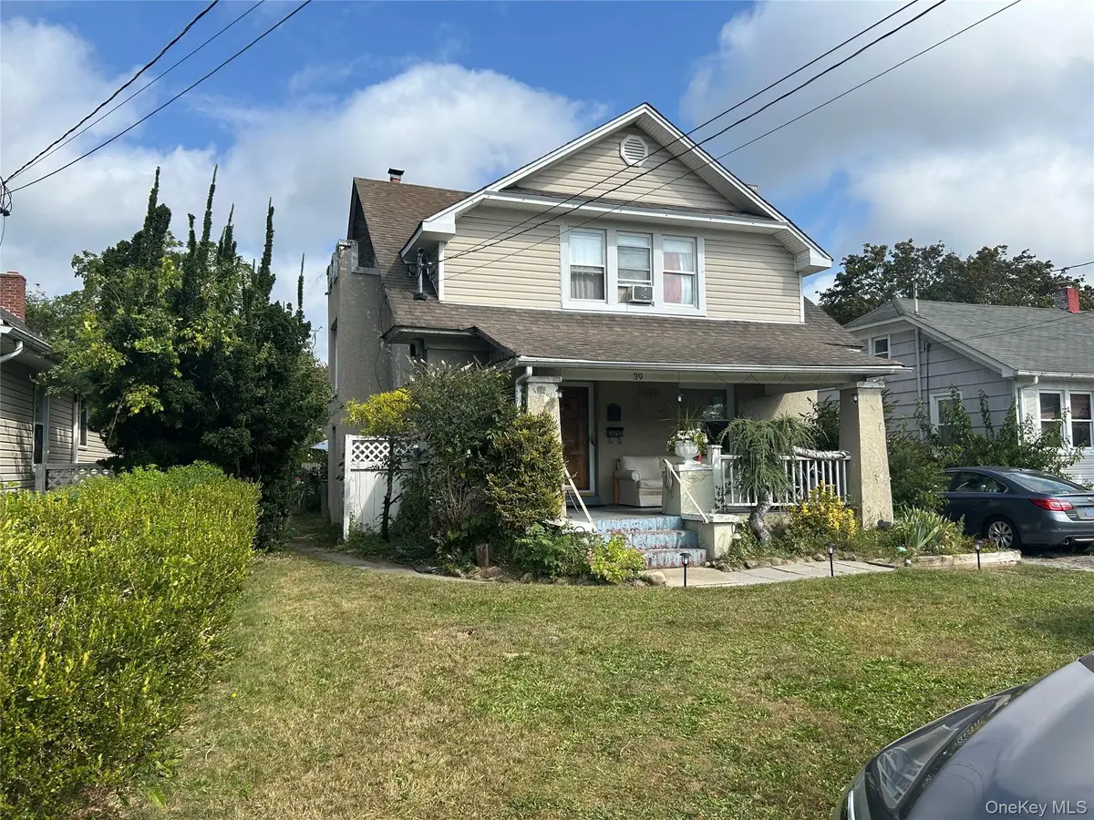 39 Robert Street, Patchogue, NY 11772 - #1