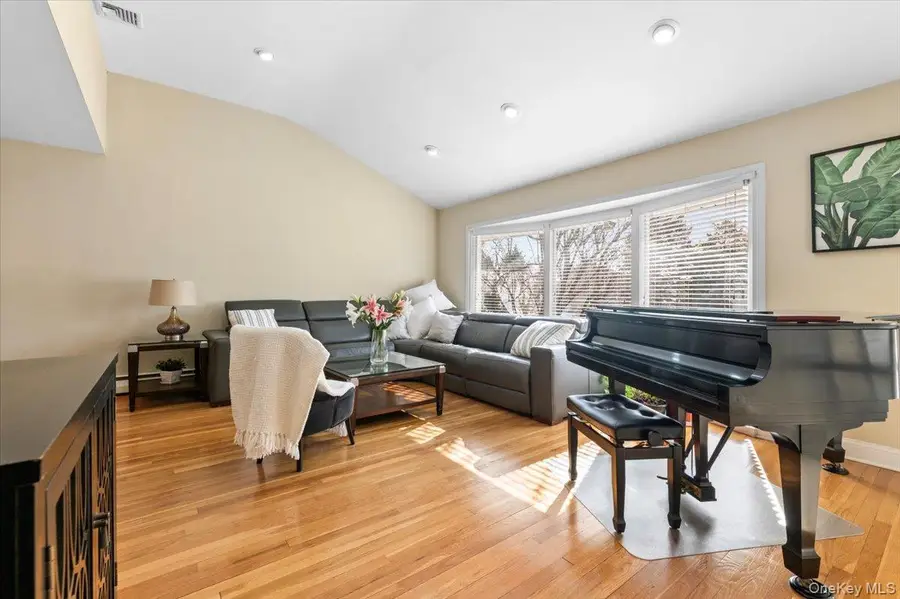 32 Middle Lane, Jericho, NY 11753 - #3