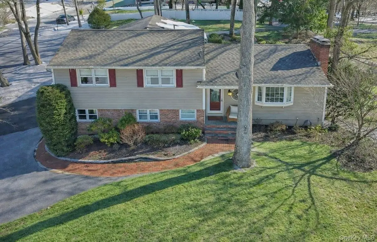 2 Montana Place, Huntington Station, NY 11746 - #1