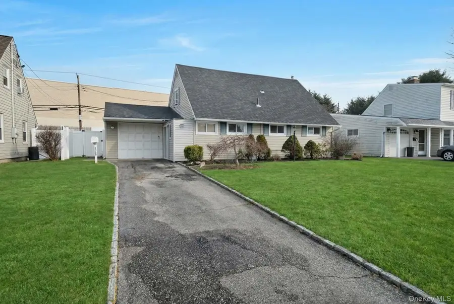 125 Hamlet Road, Levittown, NY 11756 - #2