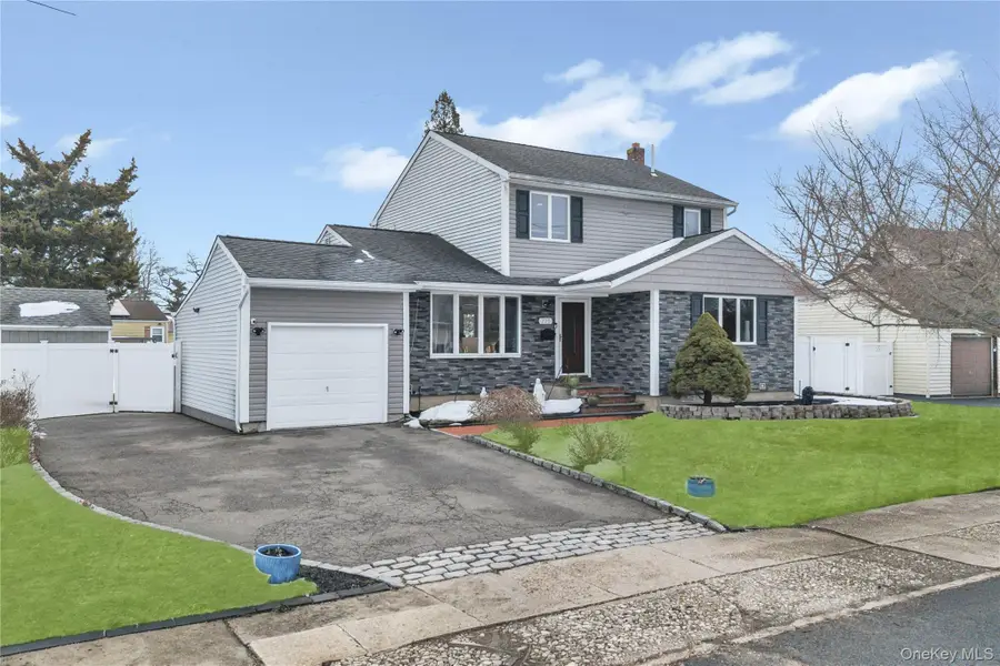 225 Farhan Lane, North Babylon, NY 11703 - #2