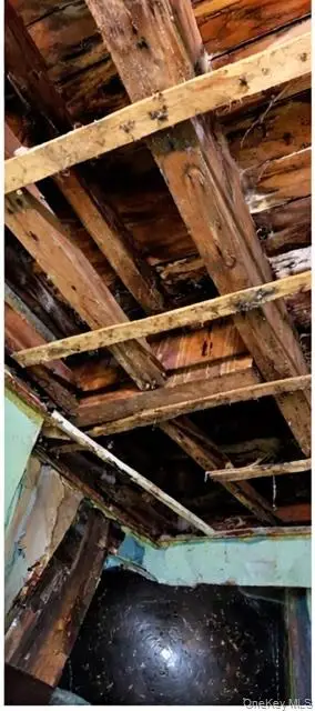 1057 E 221st Street, Bronx, NY 10469 - #2