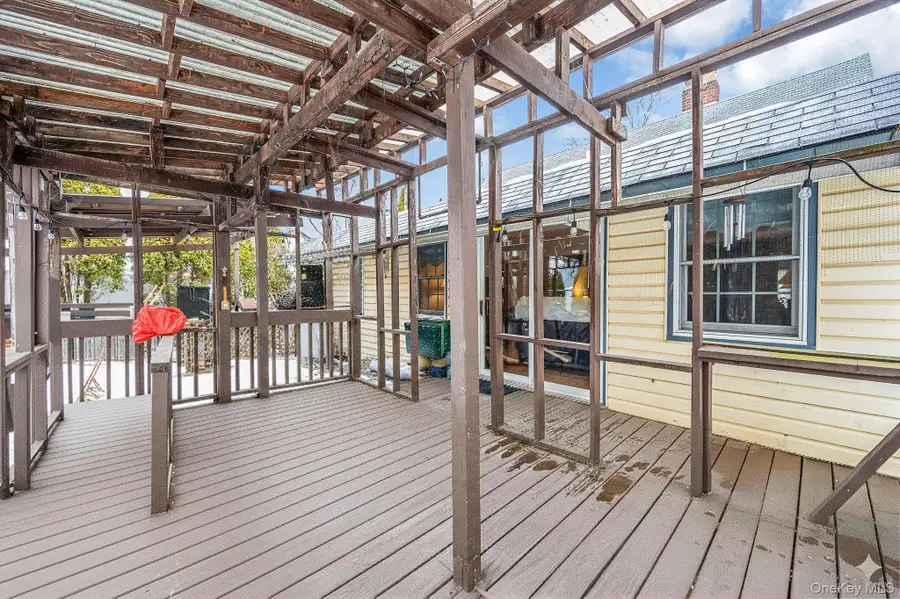 22 Mercury Lane, Levittown, NY 11756 - #3