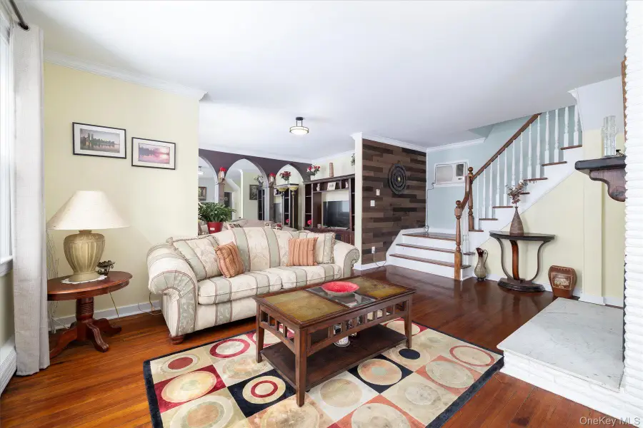 102 Franklin Avenue, Malverne, NY 11565 - #2