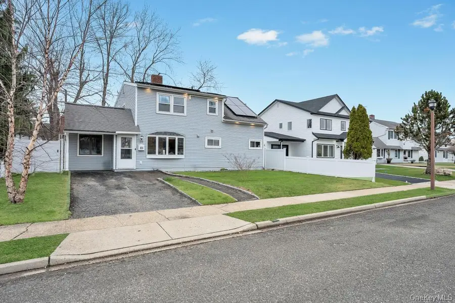 26 Family Lane, Levittown, NY 11756 - #3