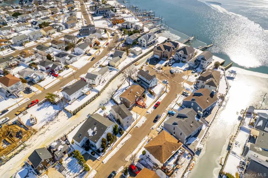 711 S Bayview Avenue, Freeport, NY 11520 - #3