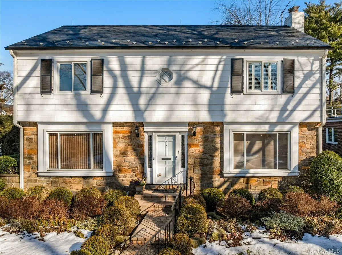 9 Chester Drive, Great Neck, NY 11021 - #1