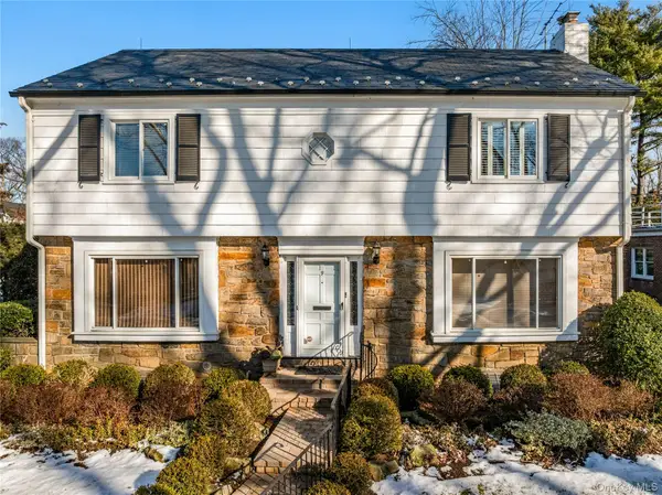 9 Chester Drive, Great Neck, NY 11021