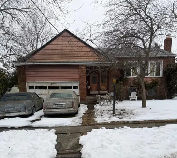 16 Merritt Avenue, Massapequa, NY 11758