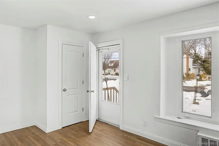 6 Maple Lane, Massapequa Park, NY 11762 - #2