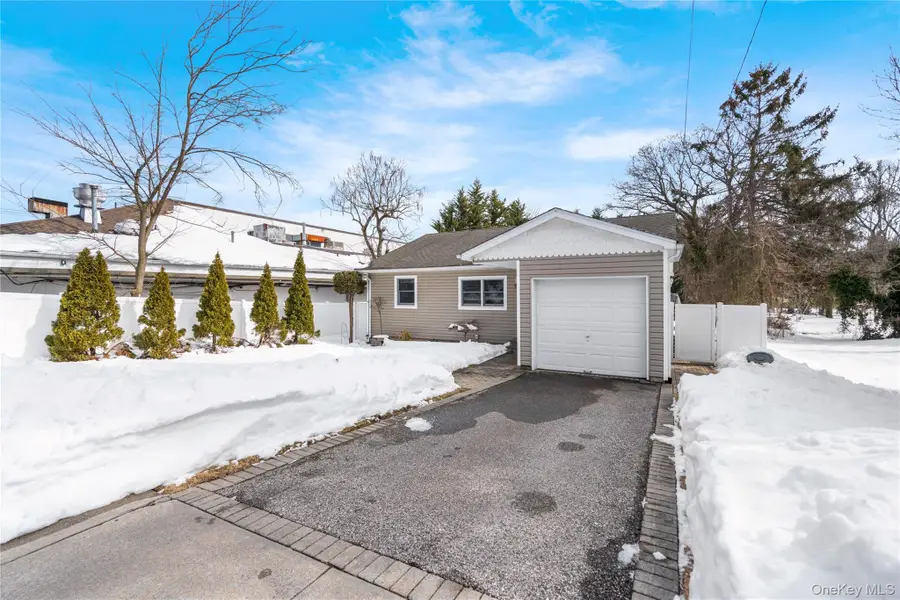 25 State Place, Huntington, NY 11743 - #2