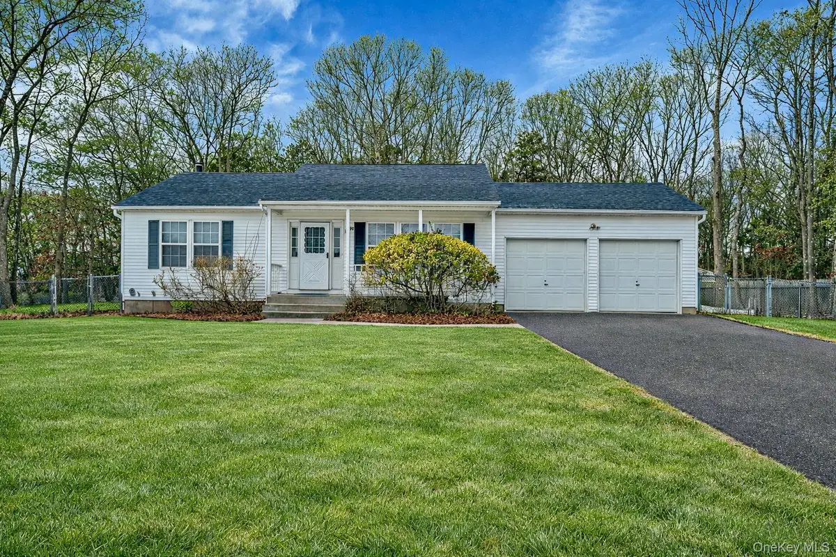 14 Wiltshire Court, Center Moriches, NY 11934 - #1