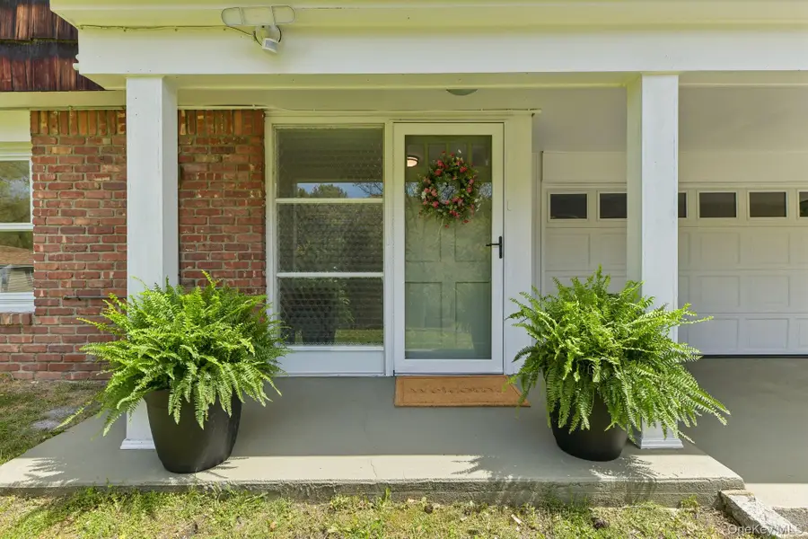 50 Stony Hollow Road, Centerport, NY 11721 - #2