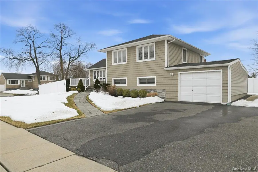 3984 Arthur Avenue N, Seaford, NY 11783 - #3