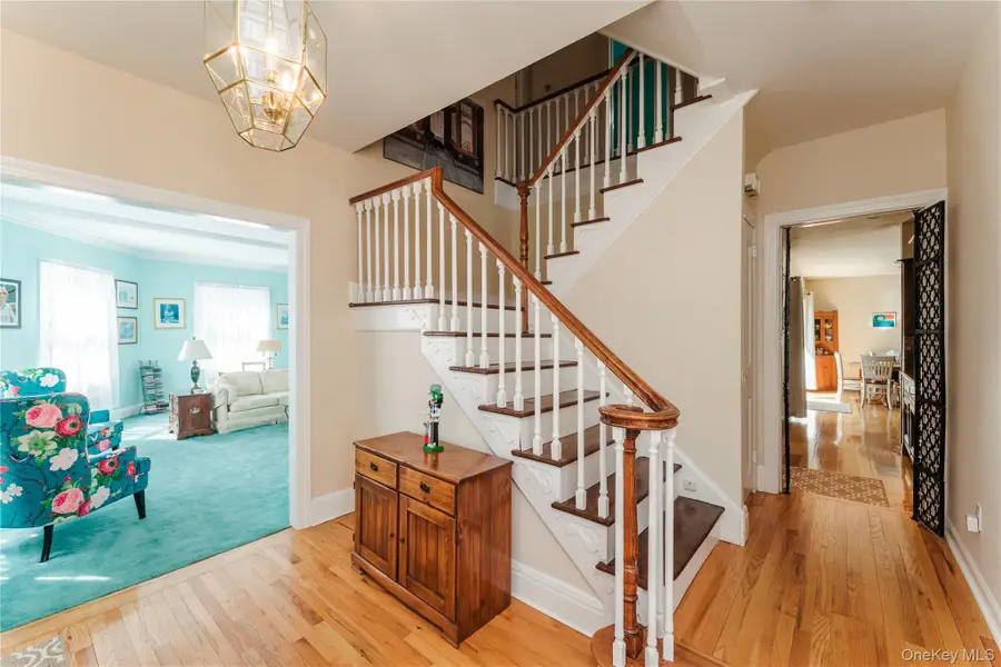 154 Wellington Road, Garden City, NY 11530 - #2